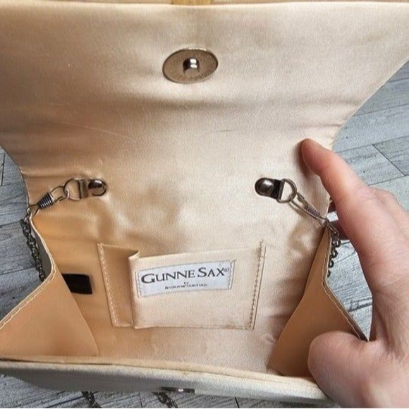 Gunne Sax by Jessica McClintock clutch/evening bag, rhinestones & chain strap - Picture 5 of 6